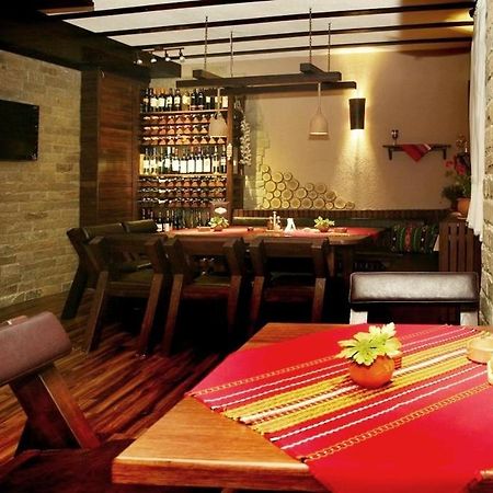Riverside Family Hotel Yambol 레스토랑 사진