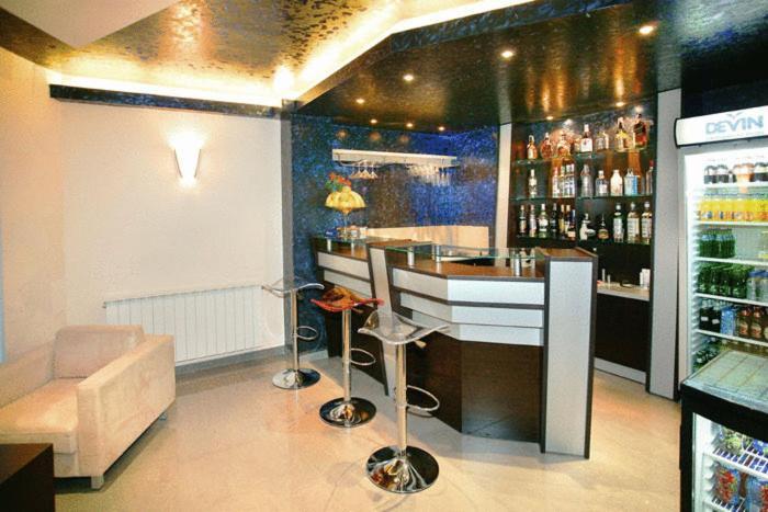 Riverside Family Hotel Yambol 외부 사진