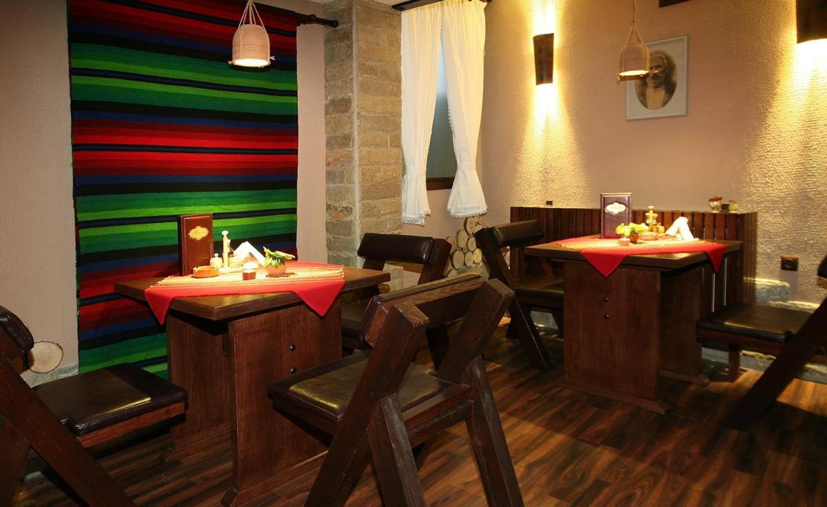 Riverside Family Hotel Yambol 레스토랑 사진