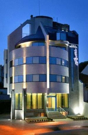 Riverside Family Hotel Yambol 외부 사진
