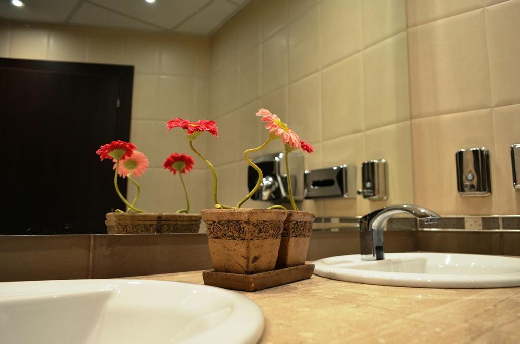 Riverside Family Hotel Yambol 외부 사진