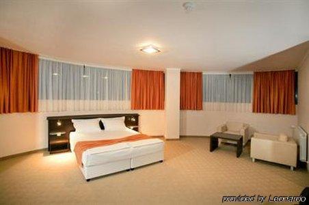 Riverside Family Hotel Yambol 외부 사진