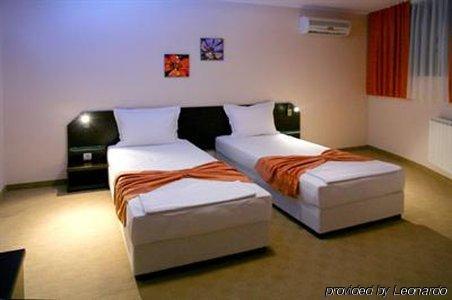 Riverside Family Hotel Yambol 객실 사진
